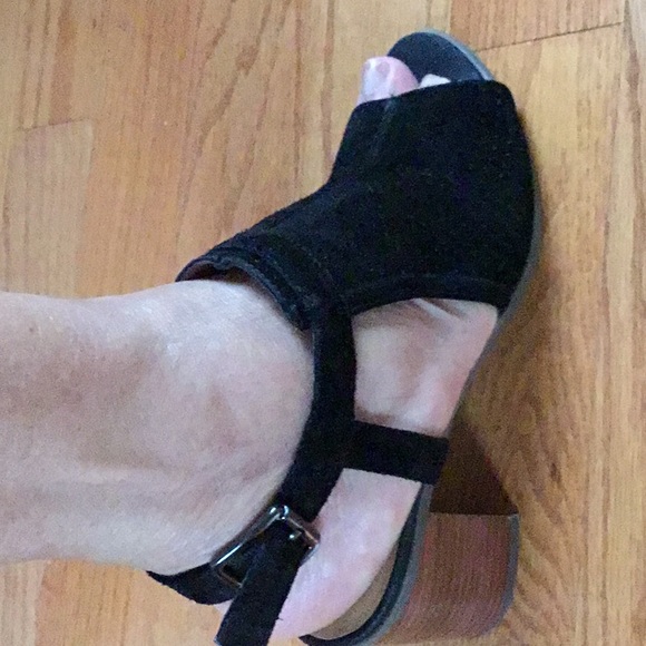 **SALE** Franco Sarto black suede-like size 8M - Picture 5 of 6